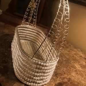 Cute pearly Bath/Shower soap basket